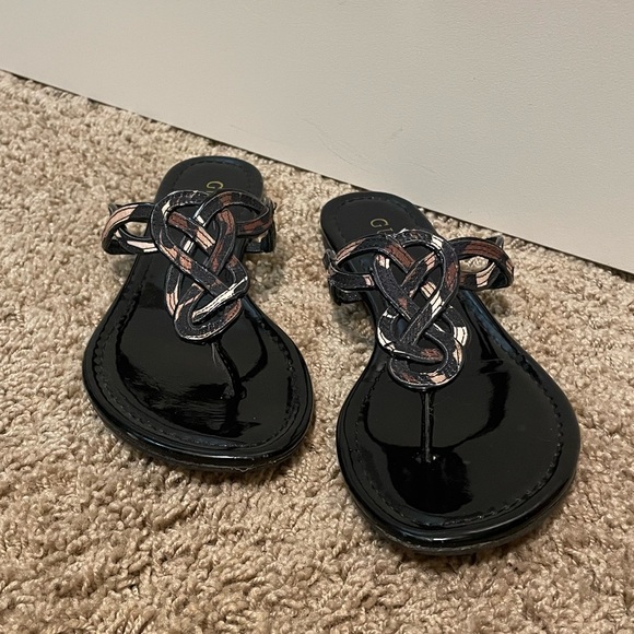 Guess sandals - Picture 1 of 3